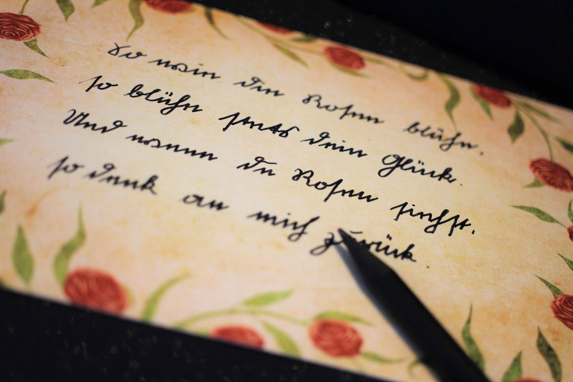 Text in Sütterlin-Schrift. Foto von Carola68 auf pixabay