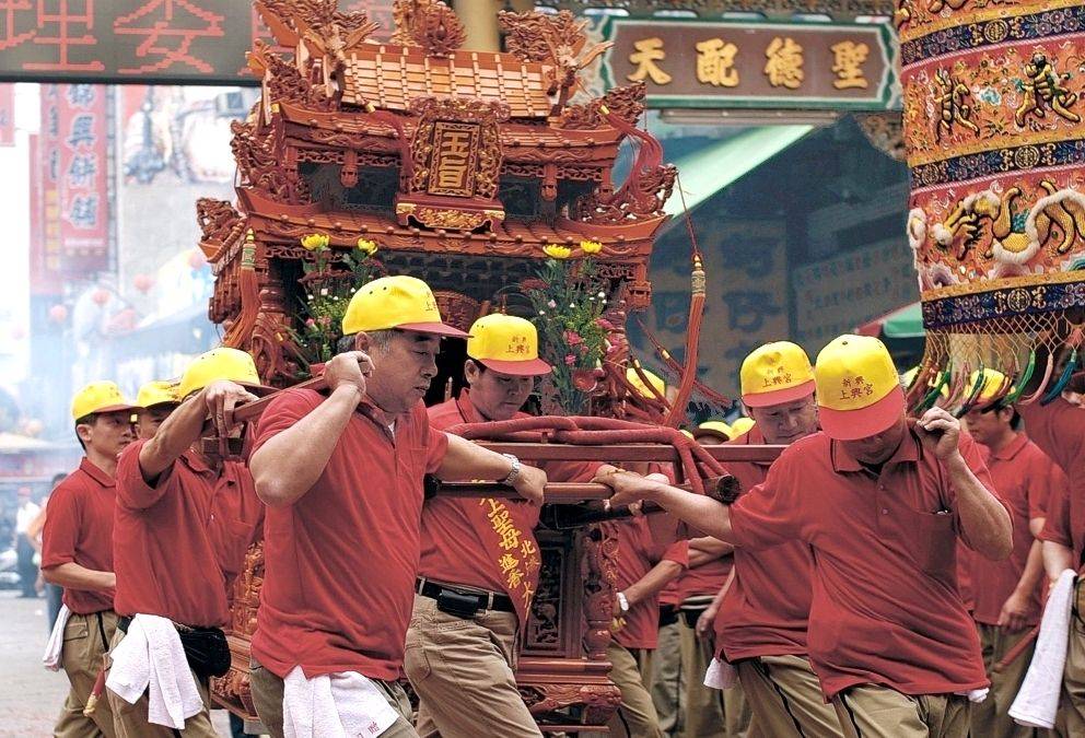 Geopuls: daoistisches Fest in den Straßen von Lukang